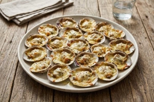 Almejas a la parmesana doradas y crujientes al horno